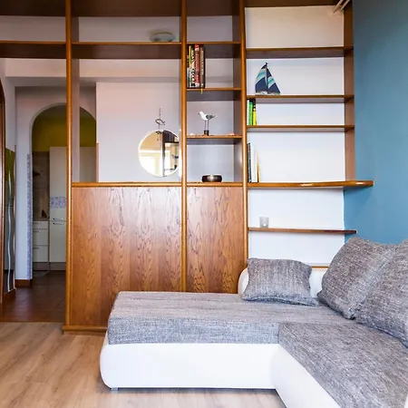 Sunny Apartment *